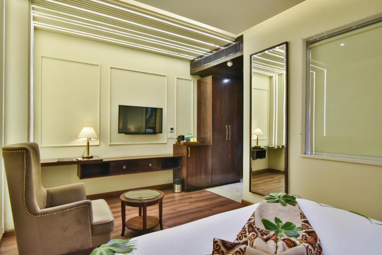 Hotel Br Grand With Nimo Club Amritsar -5 Mint From Golden Temple Esterno foto