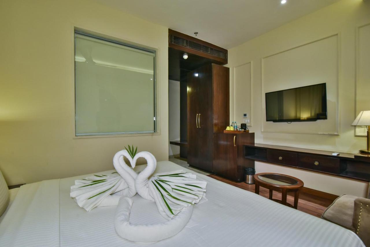 Hotel Br Grand With Nimo Club Amritsar -5 Mint From Golden Temple Esterno foto