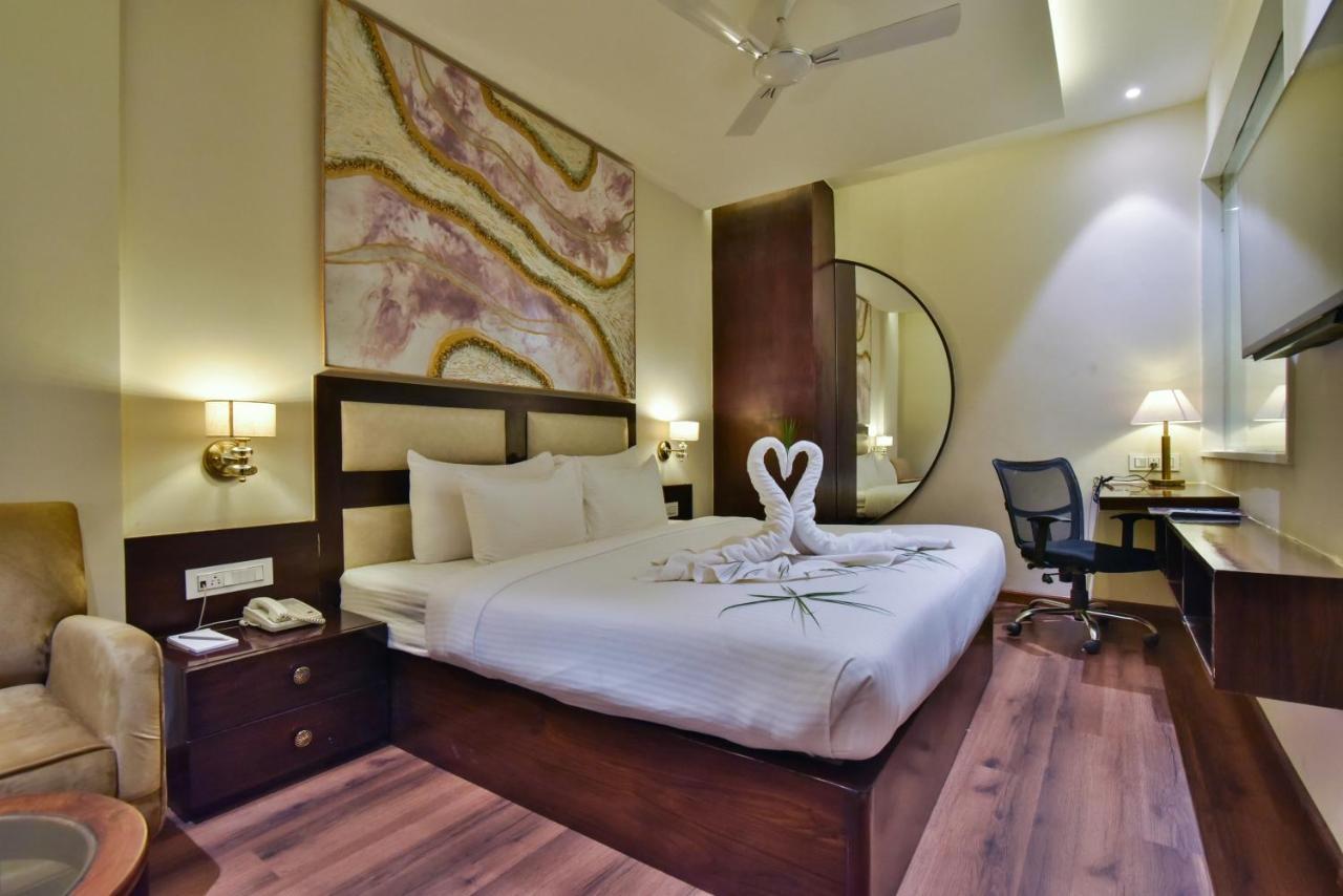 Hotel Br Grand With Nimo Club Amritsar -5 Mint From Golden Temple Esterno foto