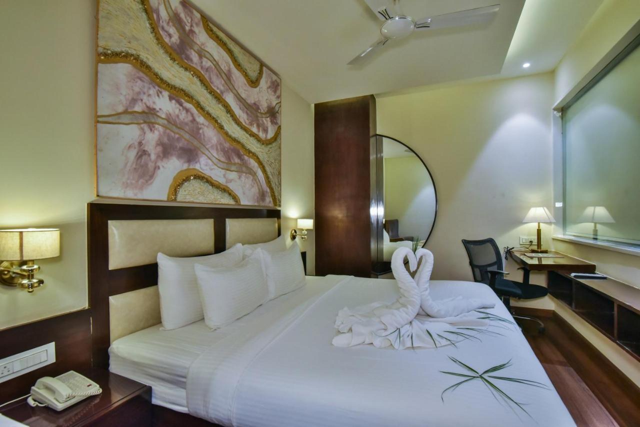 Hotel Br Grand With Nimo Club Amritsar -5 Mint From Golden Temple Esterno foto