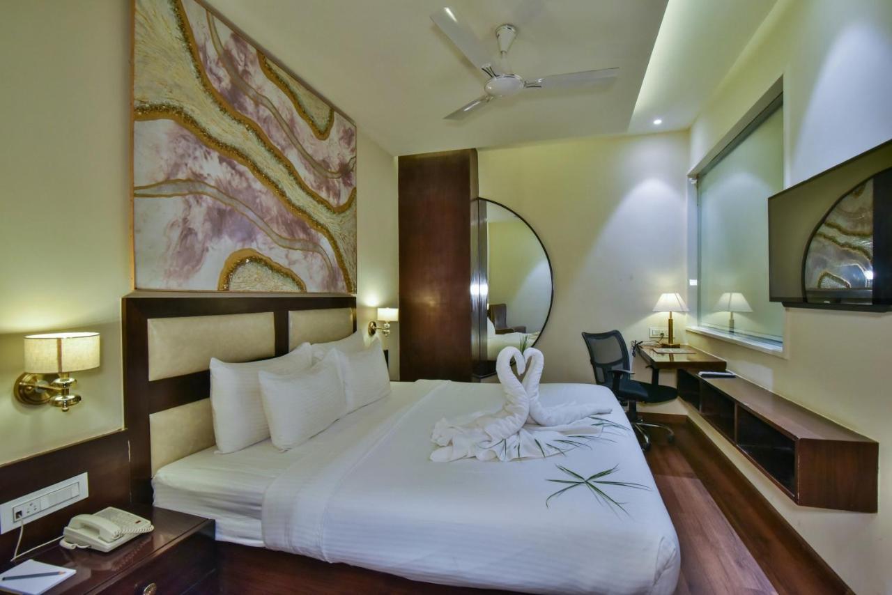 Hotel Br Grand With Nimo Club Amritsar -5 Mint From Golden Temple Esterno foto
